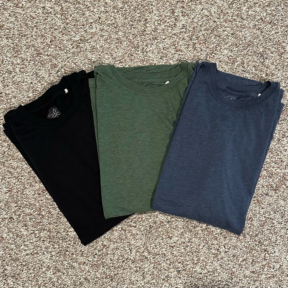 3 PrAna Men’s Crew Neck Short Sleeve Tees Size XL (60 org cotton/40 recy poly)
